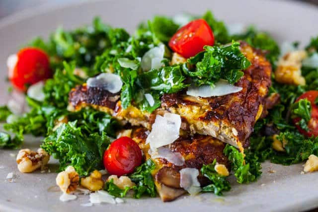 Kale Salad with Mushroom Omelet