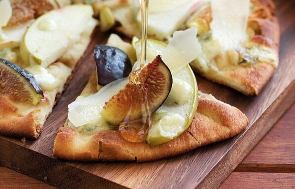warm-fig-apple-gorgonzola-flatbread Warm Fig, Apple and Gorgonzola Flatbread